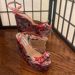 Steve Madden platform shoes